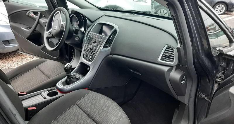 Opel Astra cena 24500 przebieg: 220000, rok produkcji 2012 z Milanówek małe 137